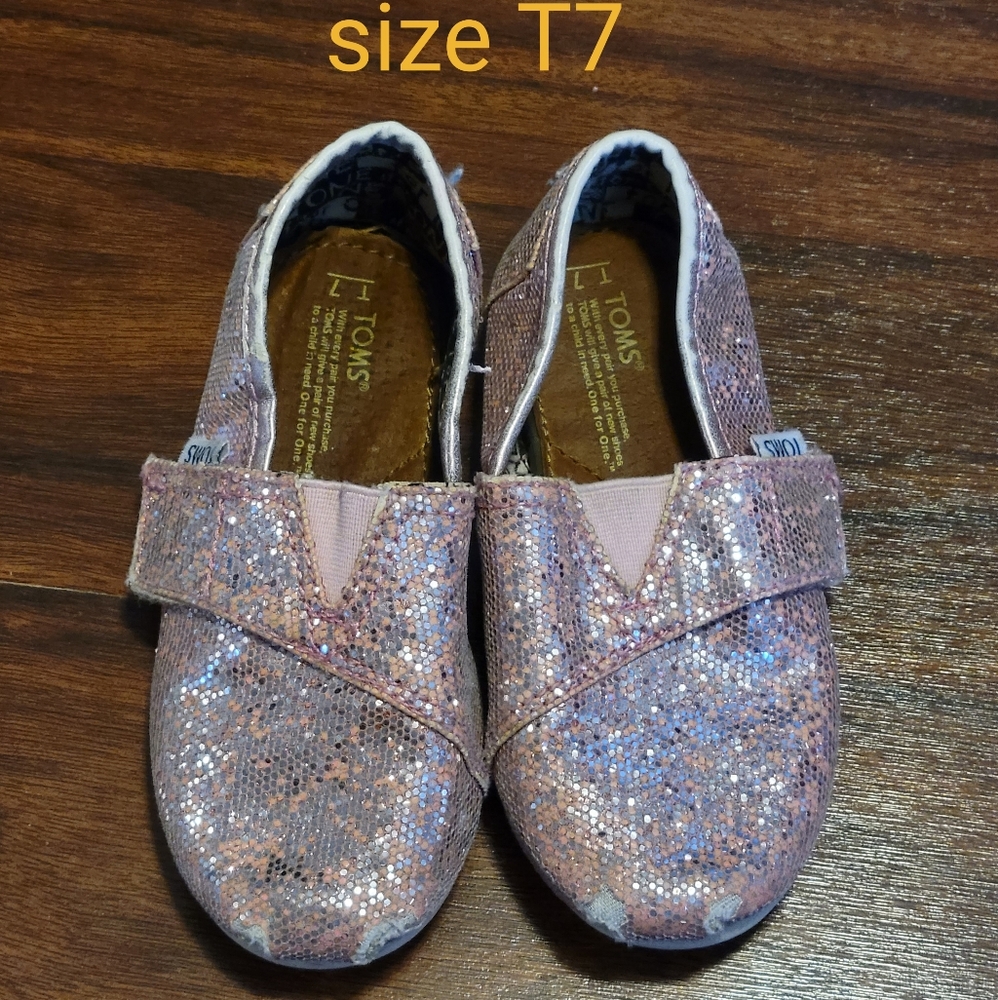 TOMS size T7, light pink glitter